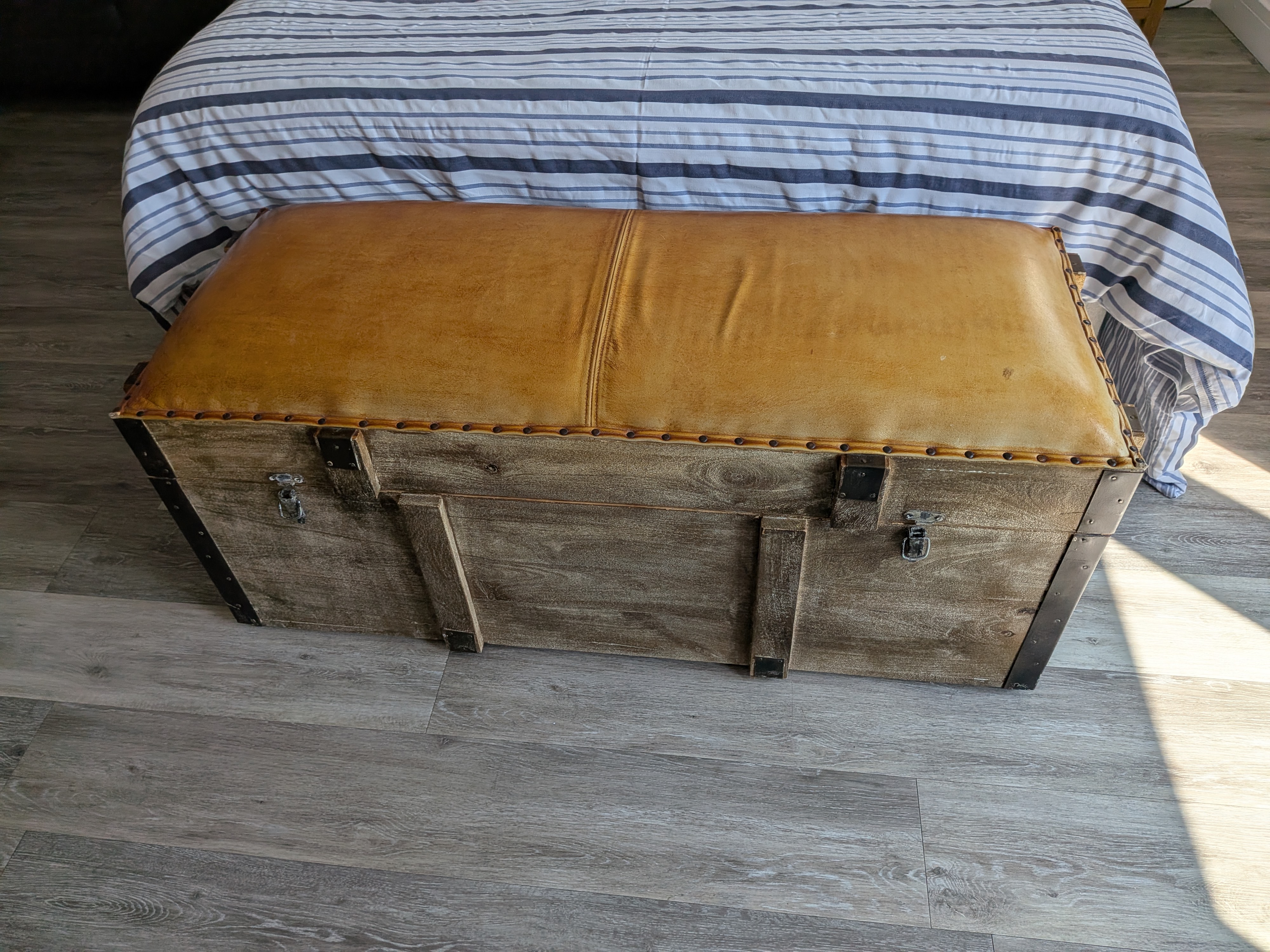 Storage chest and furnishings in the studio