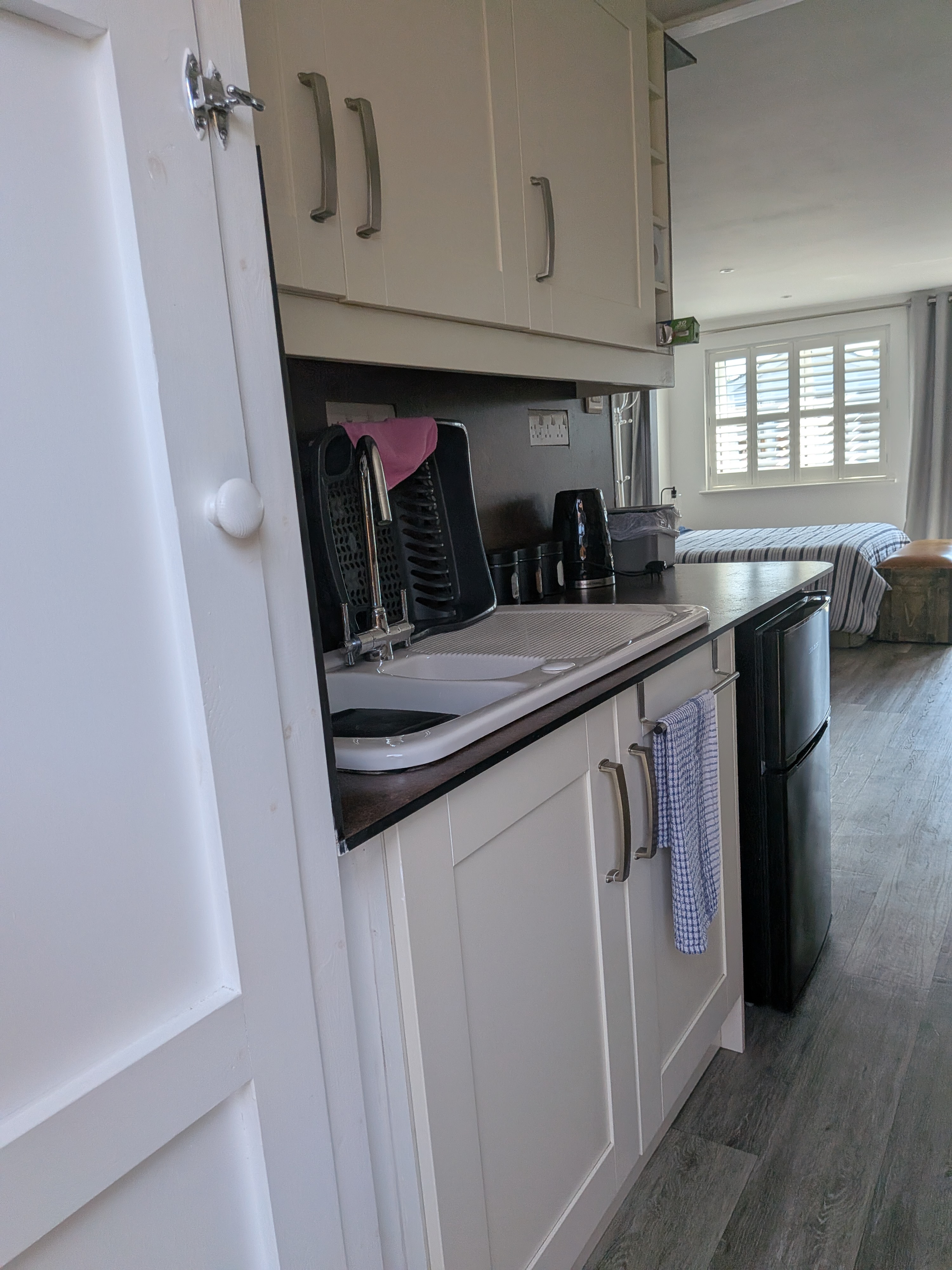 Kitchen sink and worktop