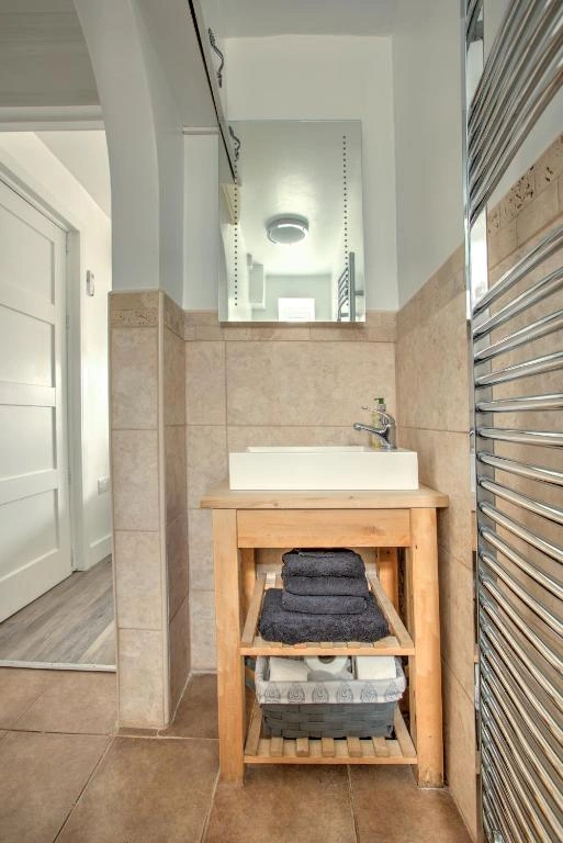 Fresh towels provided in the bathroom